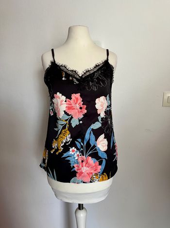 Top, débardeur noir et fleuri taille S