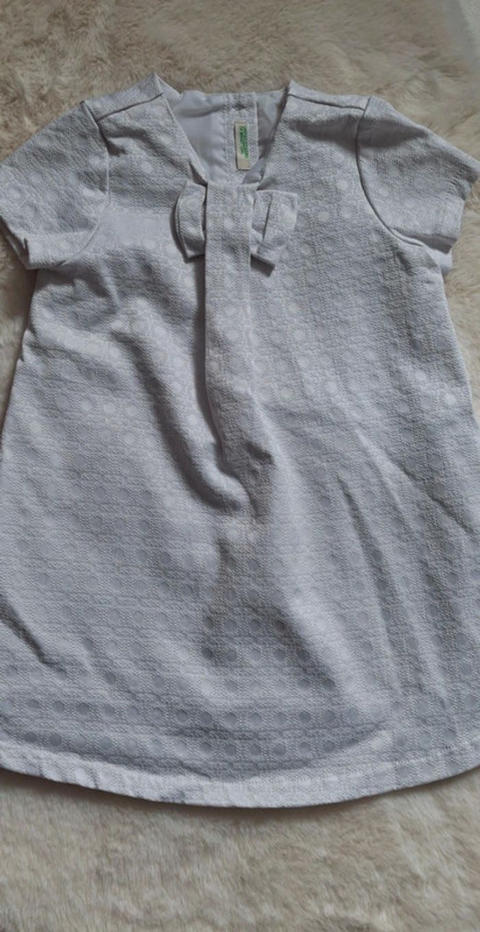Robe Benetton taille 6 mois - photo numéro 2