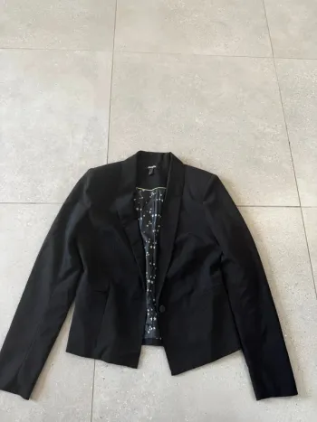 Haut noir Jennyfer, taille 38, très bon état