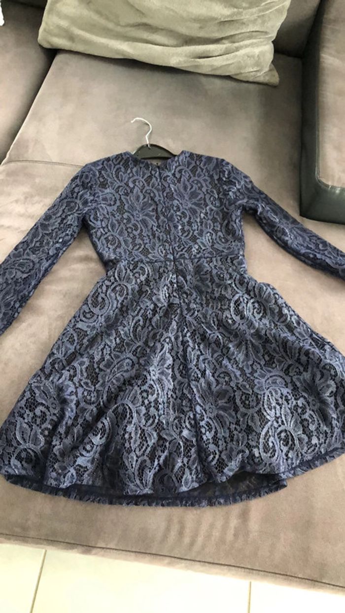 Robe dentelle - photo numéro 4