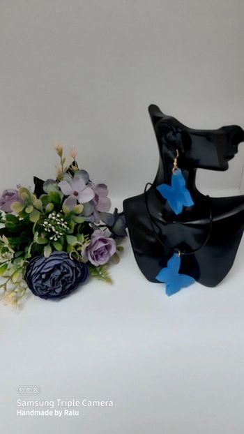 Set💙 boucles d'oreilles et collier papillon bleu💙 y2k