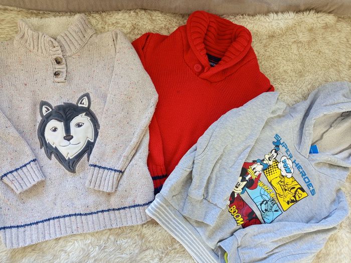 Lot pulls/sweats 4 ans