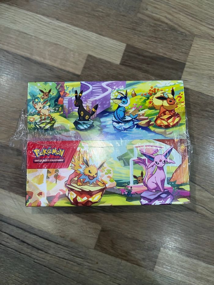 Display mini tin Pokémon 8.5 évolutions prismatiques