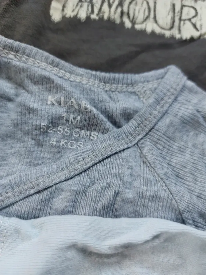 Lot de 6 articles vêtements bébé 1 mois - photo numéro 9