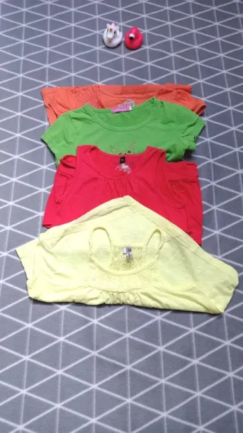 🦄 lot 4 hauts, 6 ans