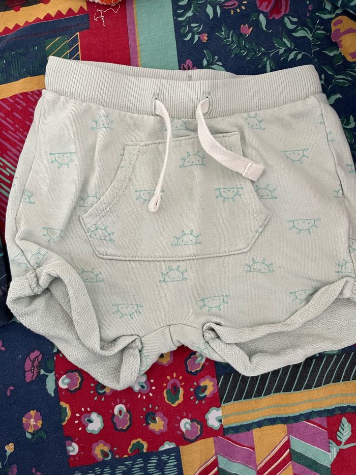Lots shorts 9 mois - photo numéro 2