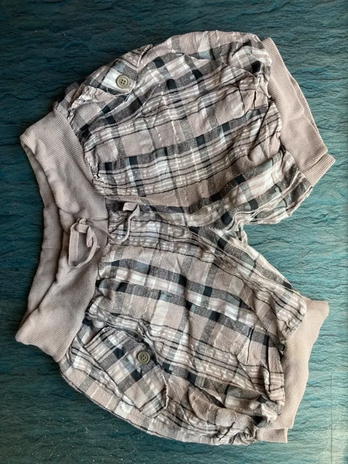 Short à carreaux marron