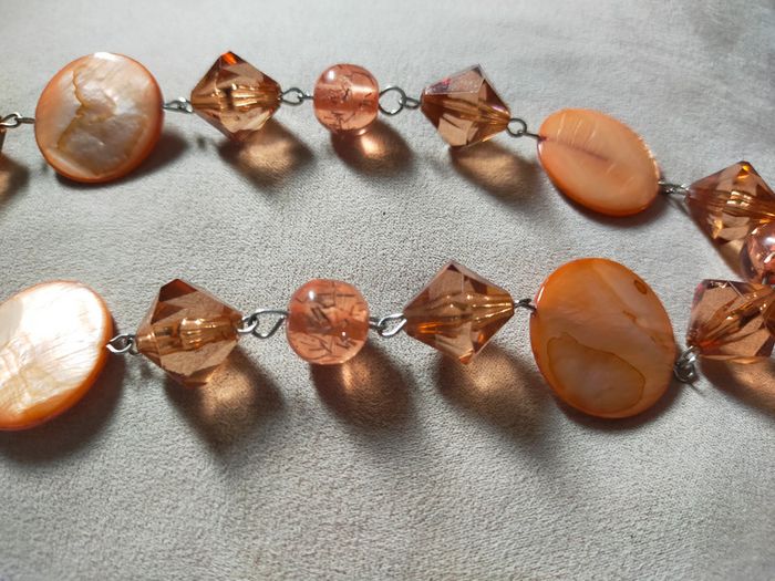 Collier perlé orangé nacré et perles imitation cristal – Tons chauds et élégance - photo numéro 13