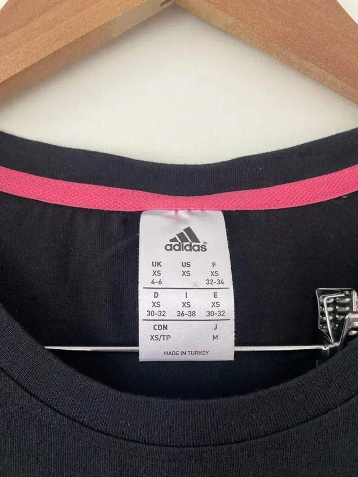 T-shirt Adidas noir et rose - photo numéro 2