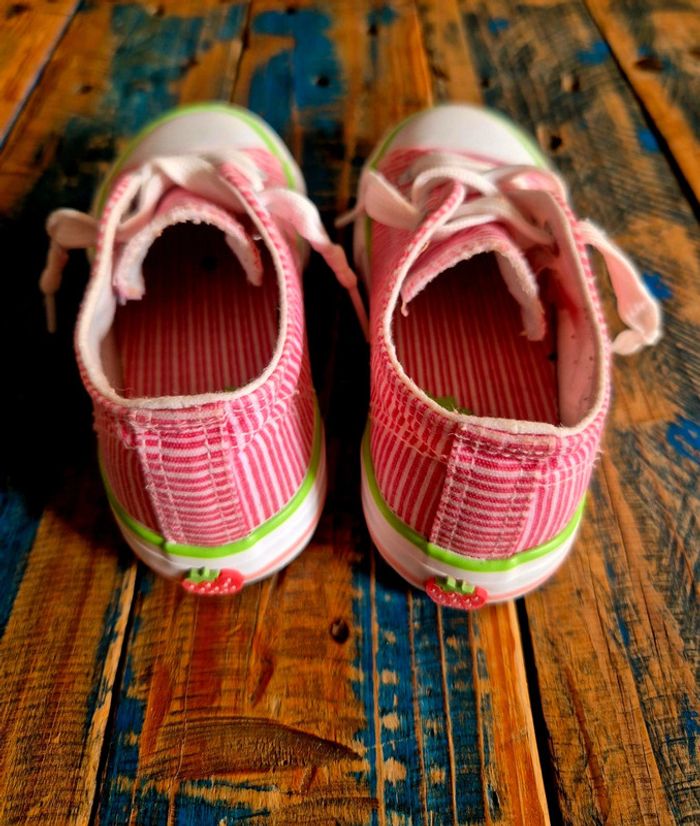 Paire de baskets en toile - photo numéro 2