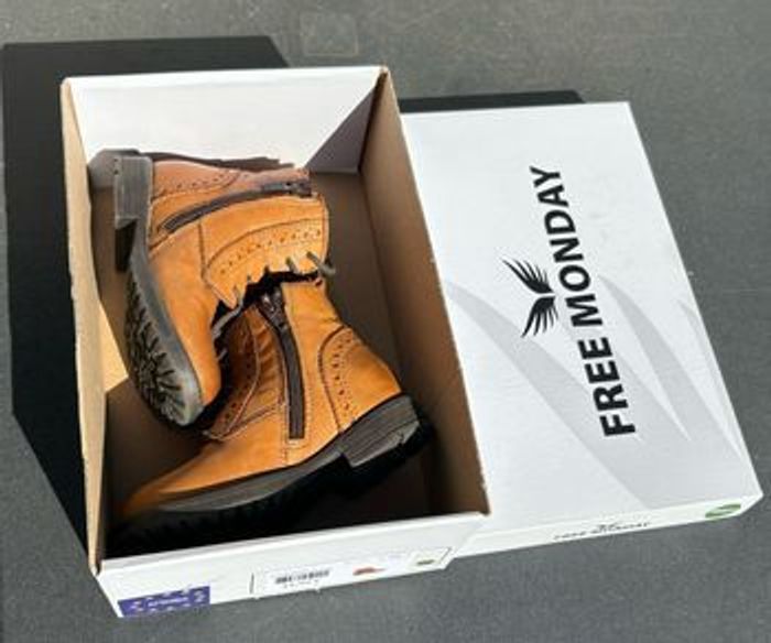 Bottines camel en cuir pointure 22 Free Monday - photo numéro 3