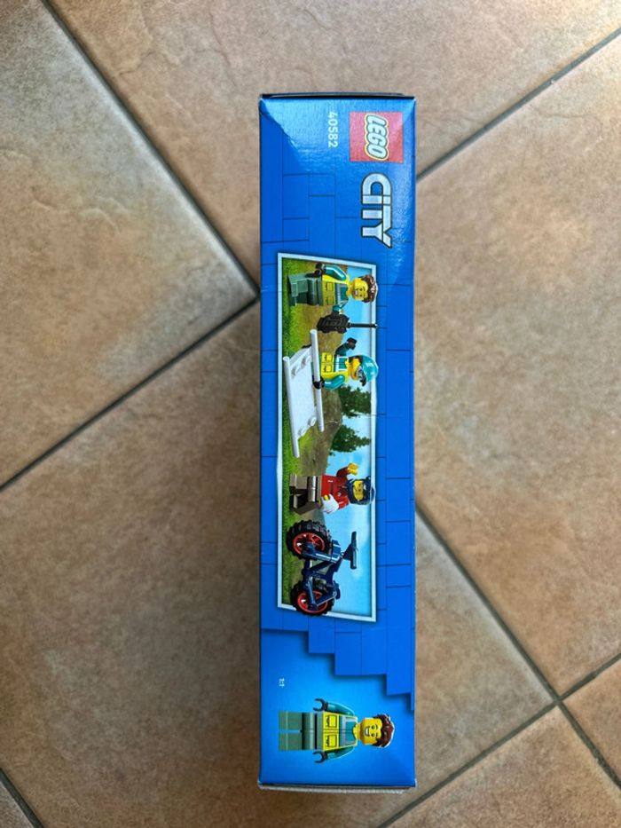 Set Lego City 40582 4x4 Off-Road Ambulance Rescue - photo numéro 3