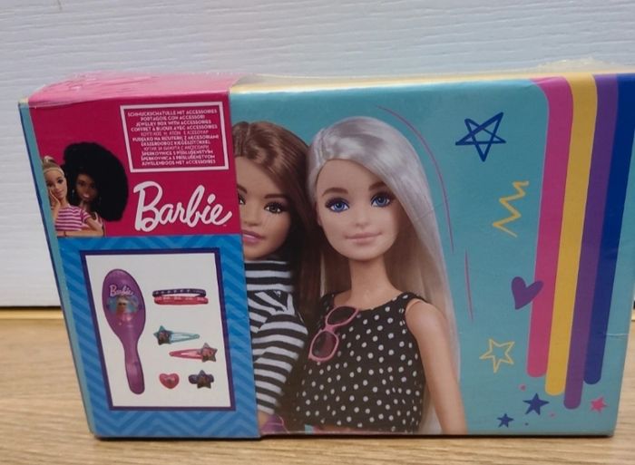 Superbe coffret barbie neuf - photo numéro 2