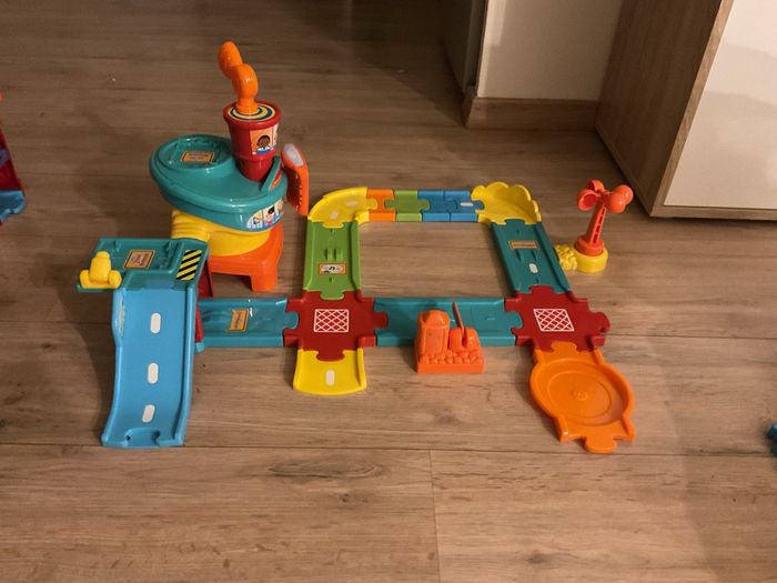 Circuit aéroport Tut Tut Bolides + avion Timon – pistes emboîtables multicolores - photo numéro 2