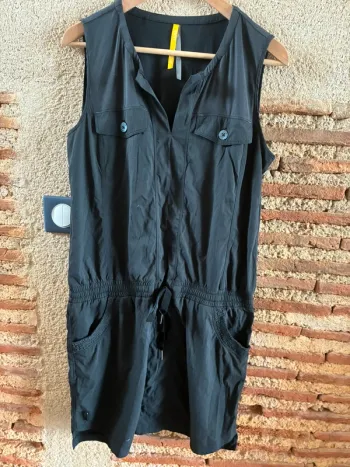 Robe noire lole