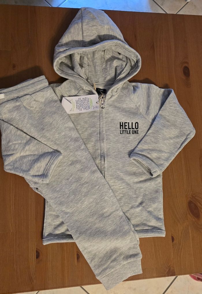 Neufs (non porté) 🏷😍🤩💙ensemble jogging 36mois  garçon 💙🤩😍