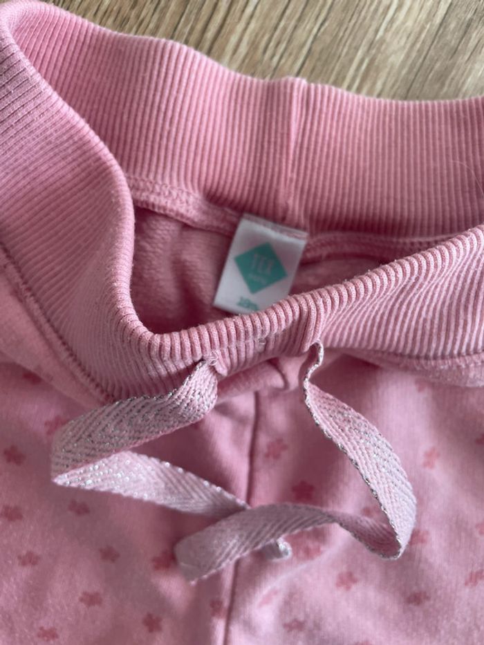 Pantalon Jogging rose à motif fleur 18 mois - photo numéro 3