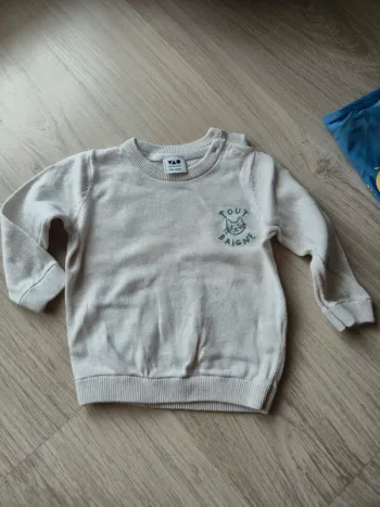 Pull tape à l'œil