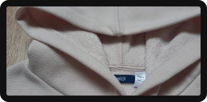 Pull sweat à capuche tout doux okaidi 10 ans en excellent état - photo numéro 3