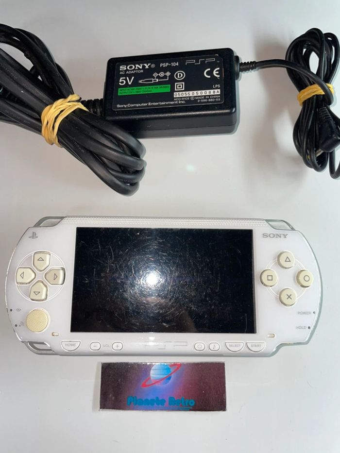 Console PSP-1004 Blanche Sony officielle Fonctionnel Avec Chargeur - photo numéro 2