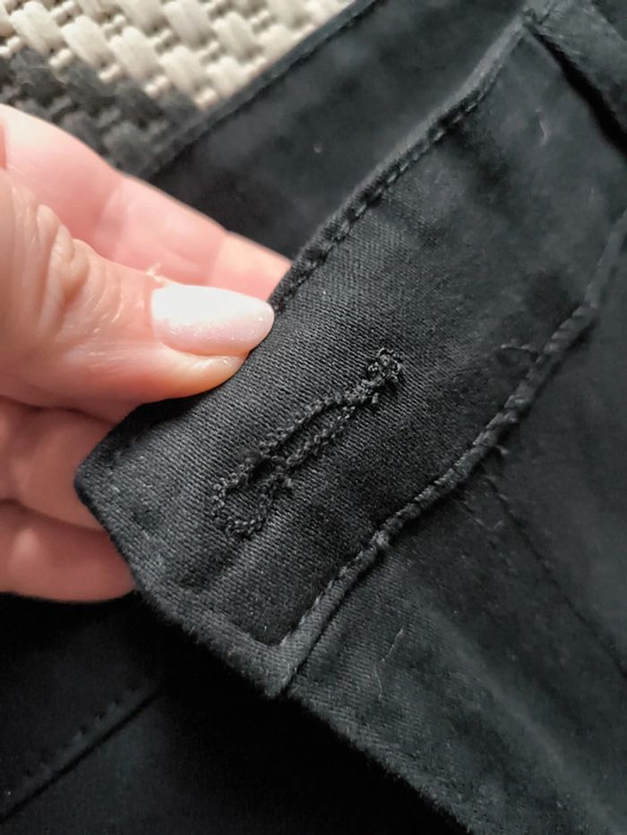 Jeans noir taille 44 neuf - photo numéro 2