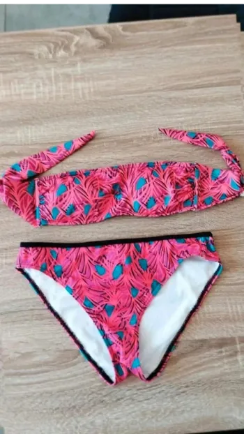 Maillot de bain bandeau rose Decathlon taille 42