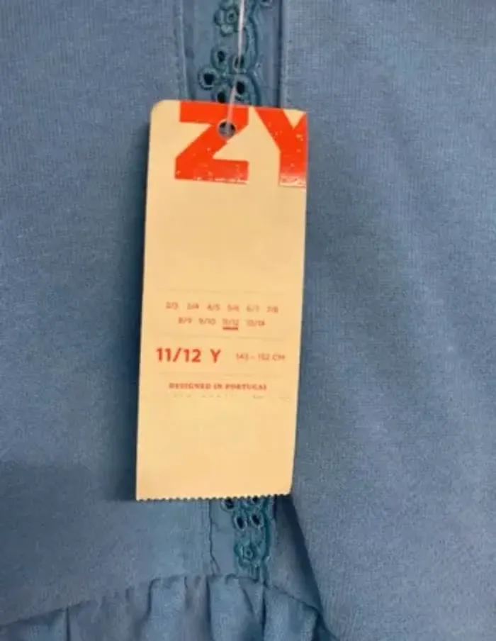 Blouse à capuche fille (neuf) - Taille 11 ans - photo numéro 3