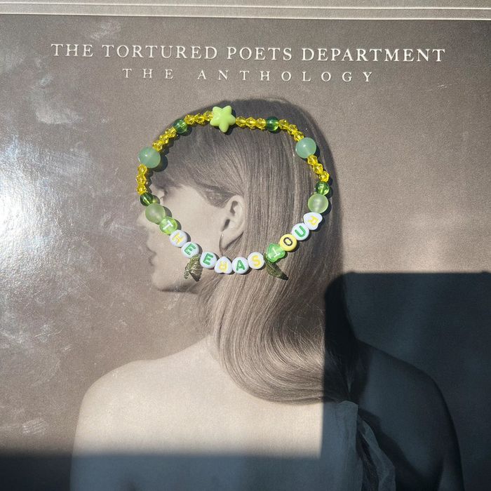 friendship bracelets | taylor swift