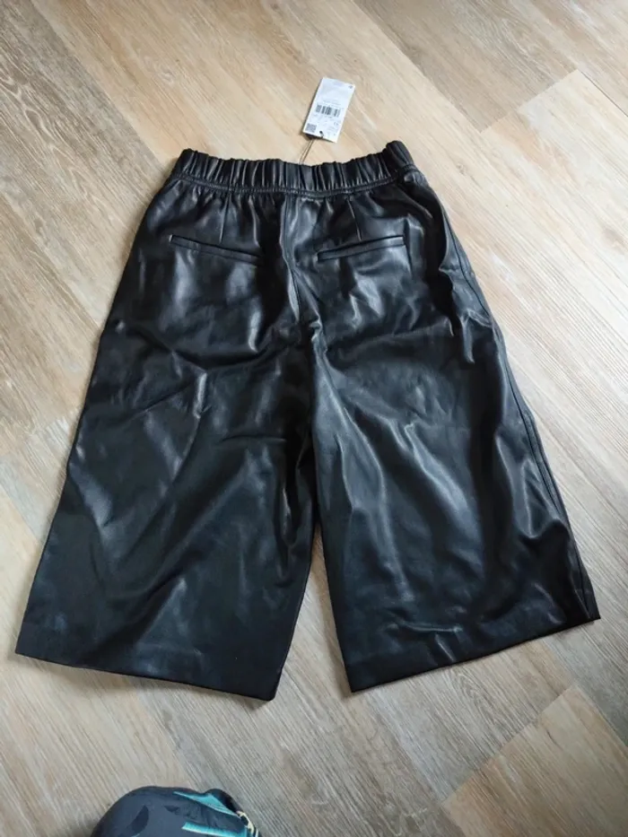 Short bermuda Mango simili cuir noir poches XS - photo numéro 3