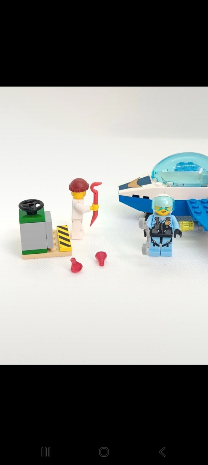 Figurine LEGO City 60206 Le jet de patrouille de la police 
Complet - photo numéro 4