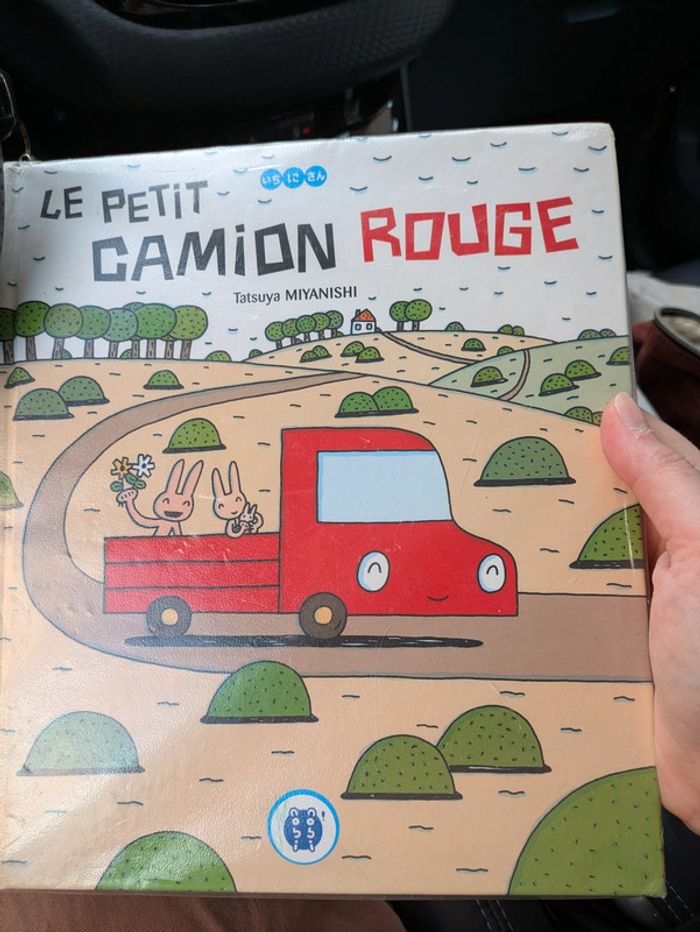Livre le petit camion rouge red