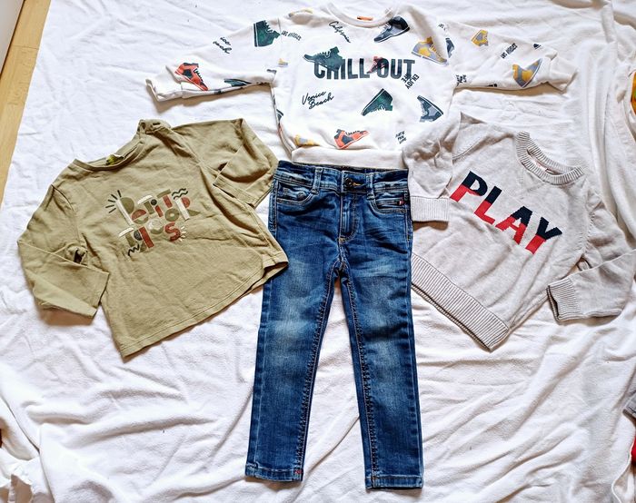 Lot de vêtements taille 24 mois