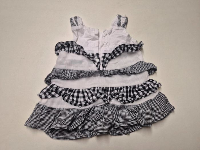 Robe grise et blanche - photo numéro 3