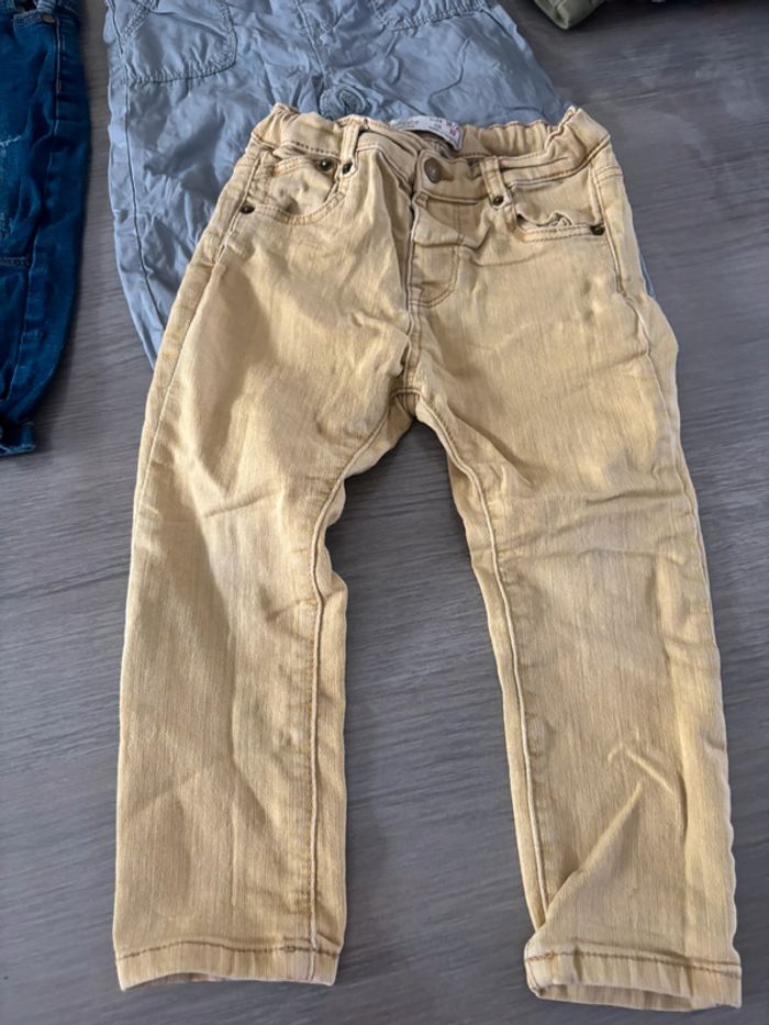 Lot jean short 18 mois - photo numéro 3
