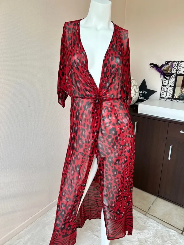 Sur robe longue motif léopard Zara