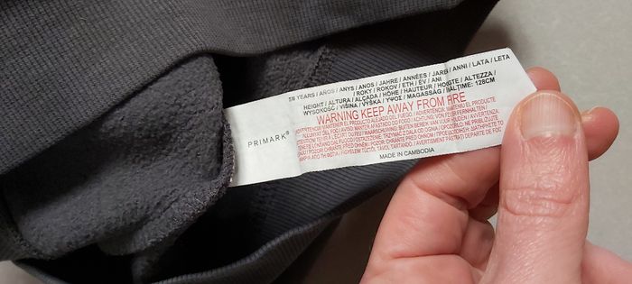 Sweat à capuche 7/8 ans 128cm - photo numéro 4