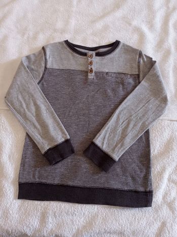 Marque Kiabi taille 8 ans 126 131 cm pull manche longues pour garçon 3 bouton