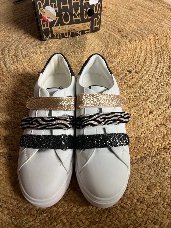 Baskets femme CL11 taille 37 blanches à scratchs - photo numéro 2