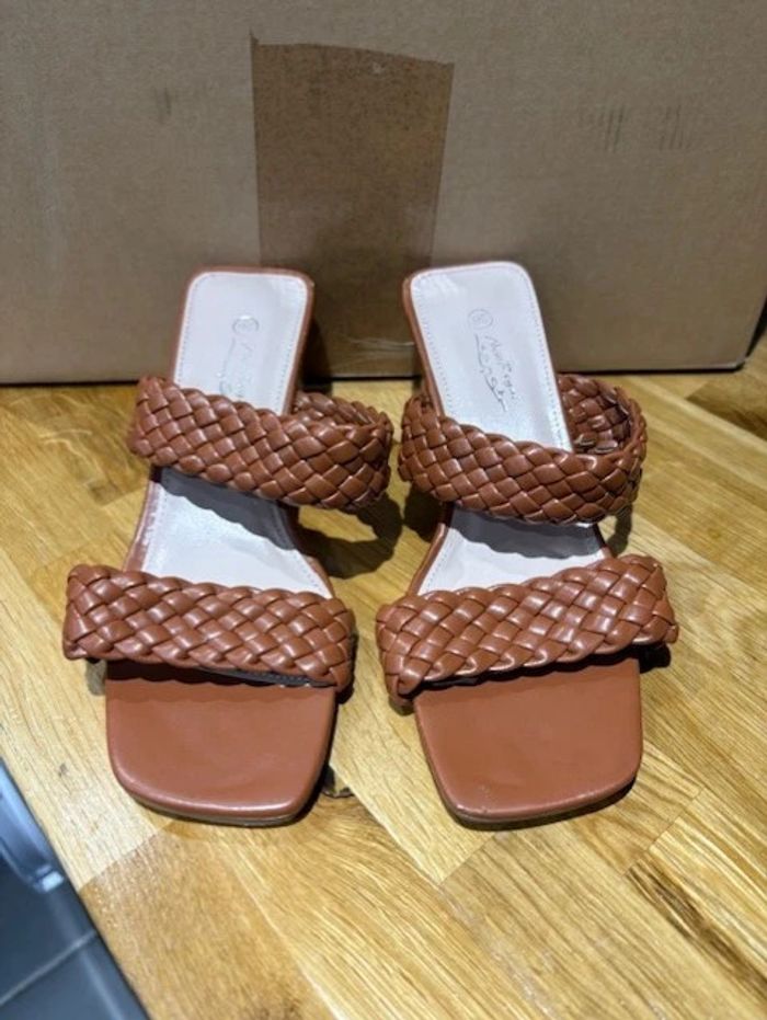 sandales femme marron taille 36 neuves - photo numéro 2