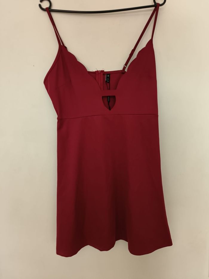 Robe courte bordeaux - photo numéro 2