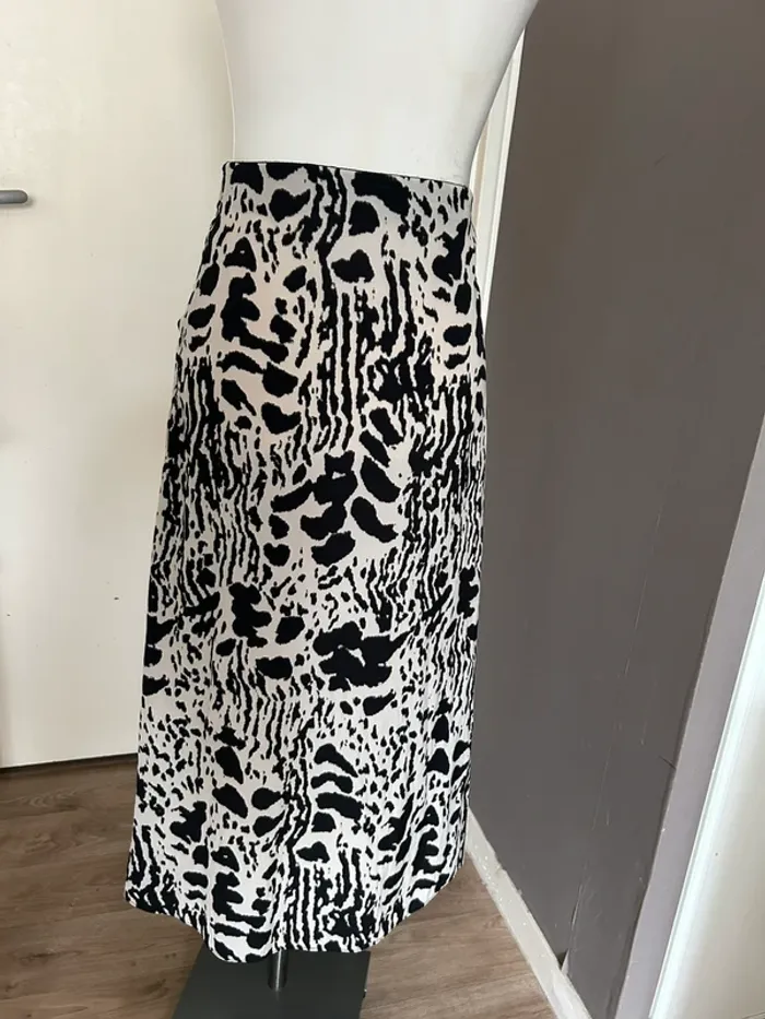 Bash jupe opéra noir et écru, taille 3/40 - photo numéro 10