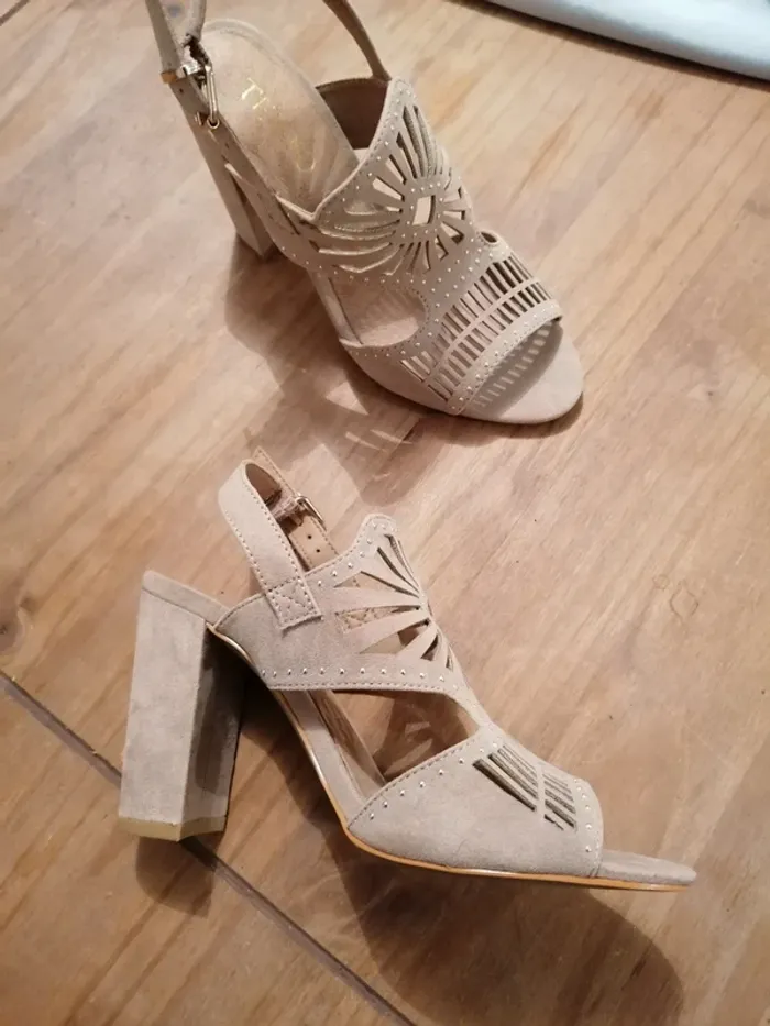 Sandales a talon - photo numéro 3