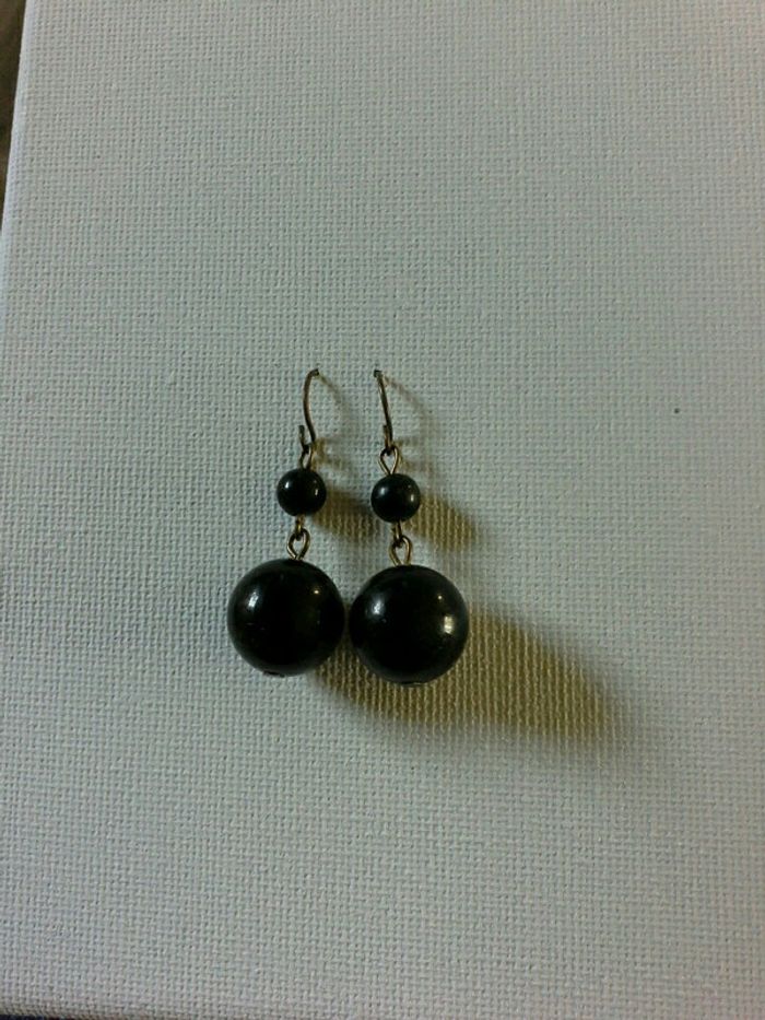 Boucles d'oreilles avec perles noires