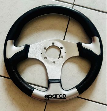 Volant sparco 🌺🌸 Bonne qualité 