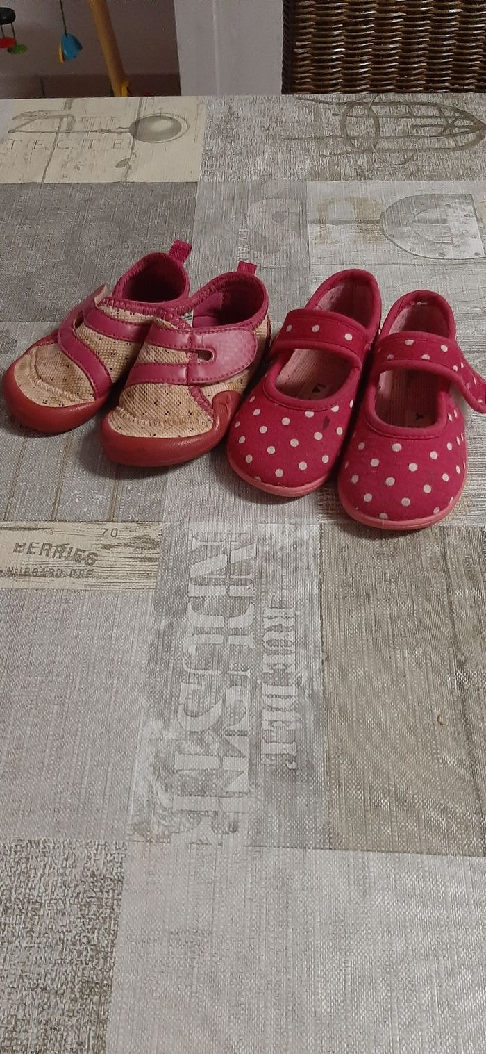 Chaussons roses taille 22