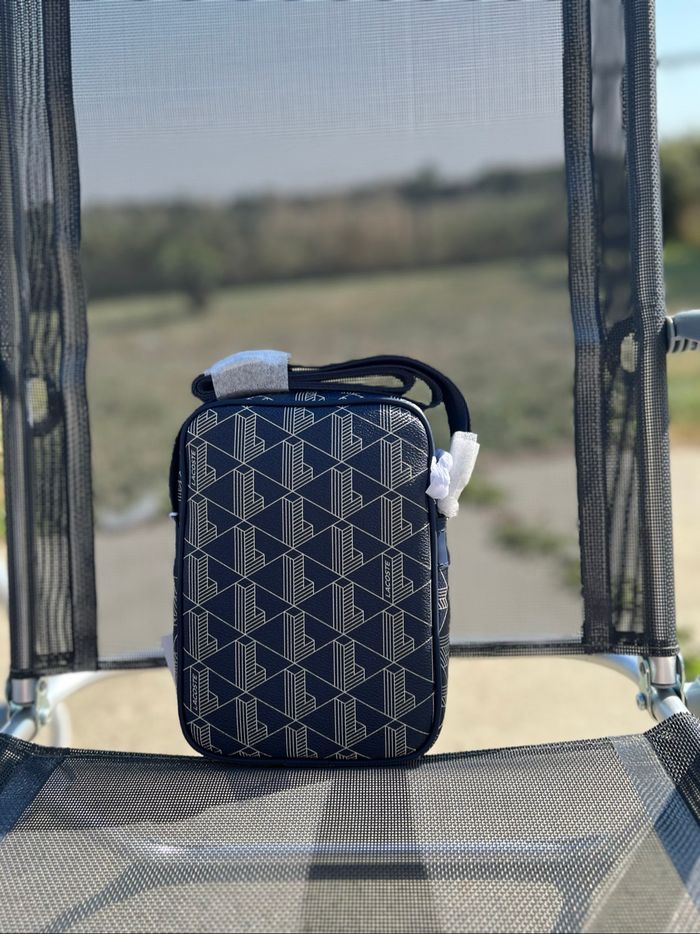 Sacoche Lacoste authentique bleu neuve - photo numéro 5