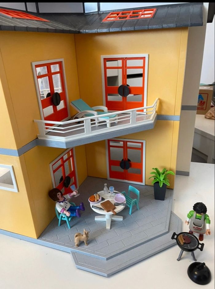 Maison complete avec personnages playmobil - photo numéro 2