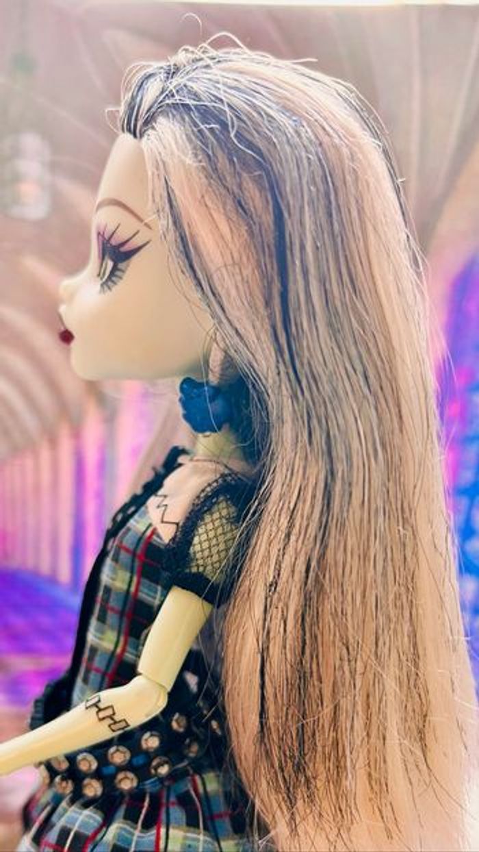 Monster High Frankie Stein First Wave Original Ghouls poupée sans animal de compagnie Watzit Mattel 2008 - photo numéro 2