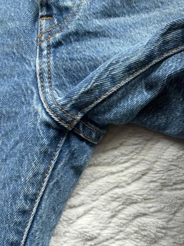 Jean Levi’s femme Wedgie Straight L28 36/38 S/M Premium Bleu taille haute 7/8 eme cropped effiloché - photo numéro 7