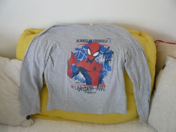 T-shirt manches longues Marvel Spiderman taille 10 ans 